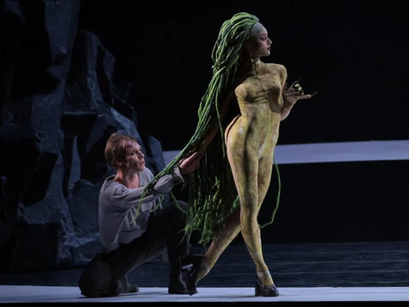 La Scala Theatre Ballet's Timofej Andrijashenko and Caterina Bianchi in Edward Clug's Peer Gynt. Photo by Brescia-Amisano © Teatro alla Scala