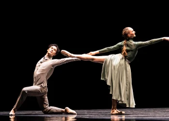 Pacific Northwest Ballet In The Upper Room Review featuring Christopher D'Ariano and Elizabeth Murphy in Dani Rowe's The Window
