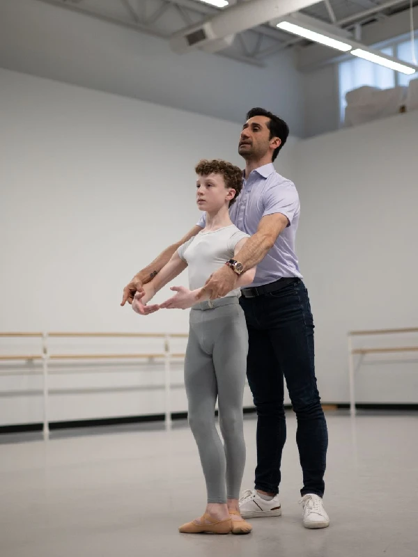 Davit Karapetyan with a student from the School of Philadelphia Ballet